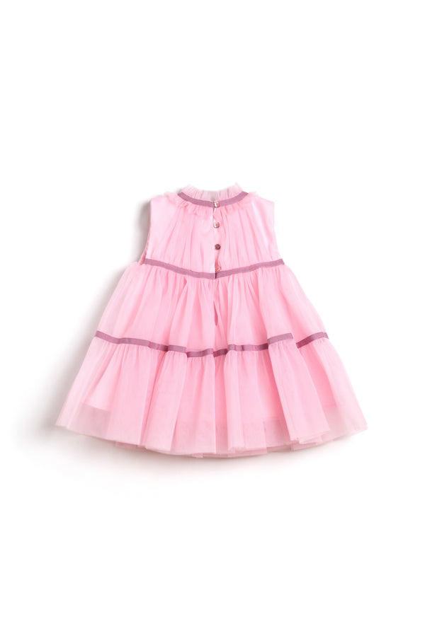 Abito smanicato in tulle
