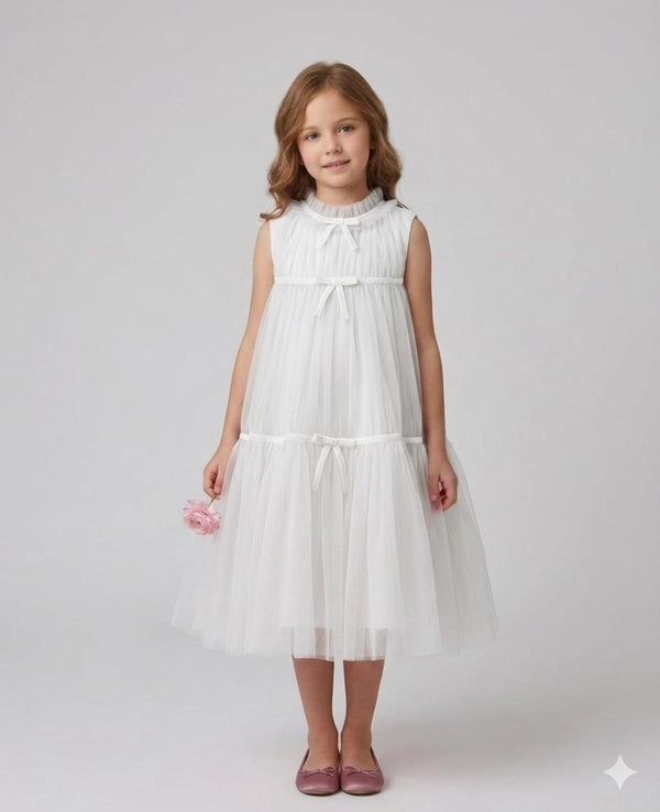Abito smanicato in tulle