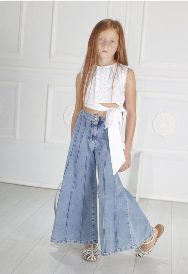 Pantalone in denim svasato in fondo